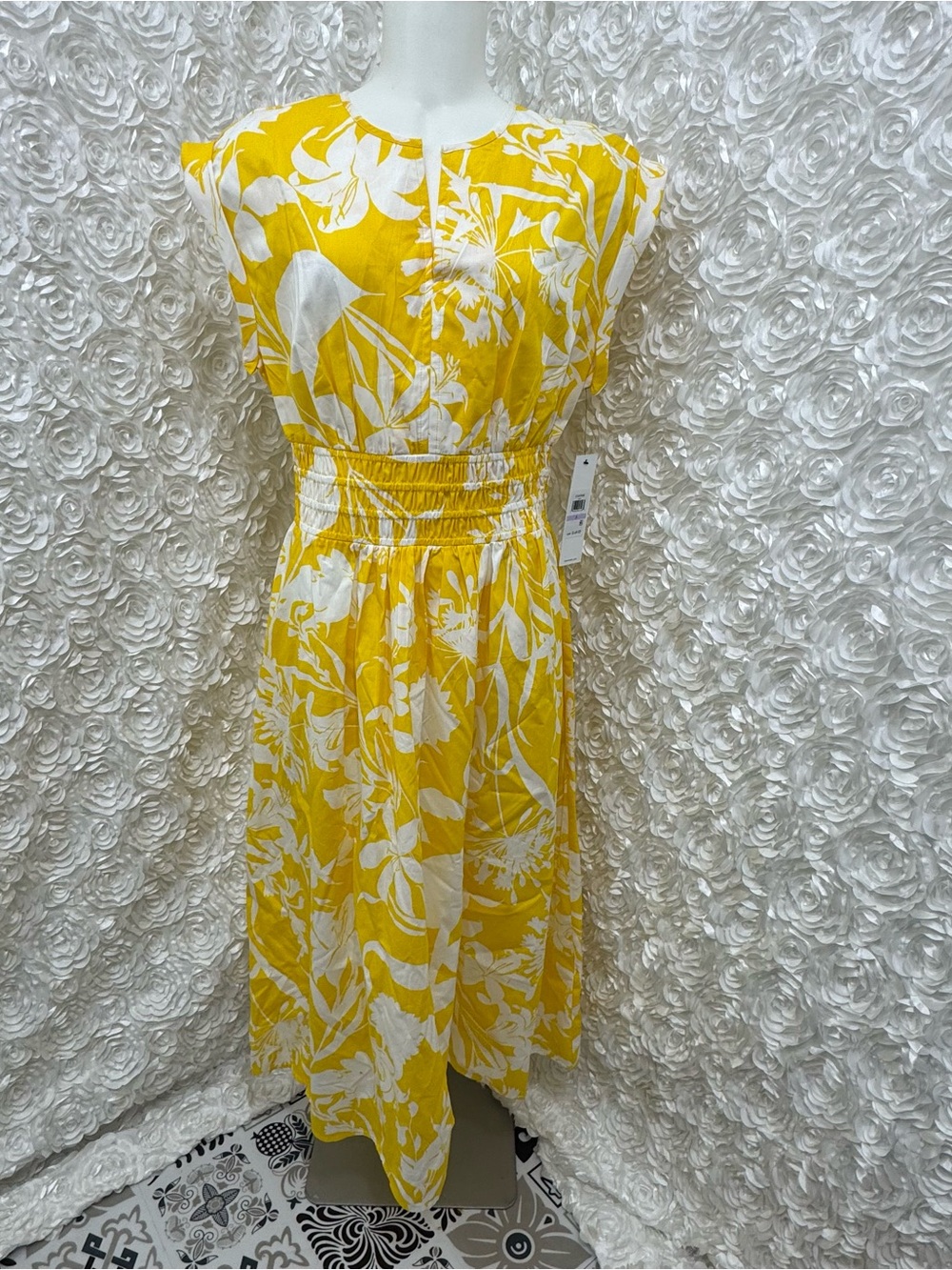 NWT Calvin Klein Floral Smocked A-Line Midi Dress Yellow Cream Size 6